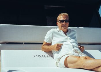 Kevin Costner in crociera sul nuovissimo Pardo GT75 tra Calabria, Sicilia e Isole Eolie