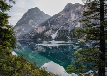 “Ore di angoscia tra le montagne: turista ritrovata morta dopo la richiesta di aiuto”