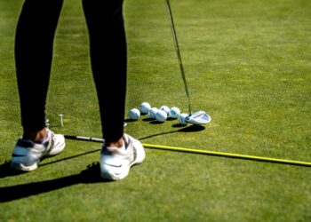 Crisi Spiranac: la stella del golf fa i conti con i suoi fantasmi