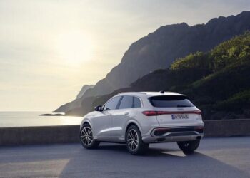 Audi Q5 e-hybrid 2026: fino a 100 km in elettrico e tecnologia avanzata per il nuovo SUV ibrido plug-in