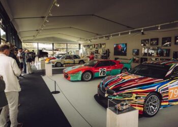 BMW Art Car, quando l’auto diventa arte: lo spettacolo di The Aurora