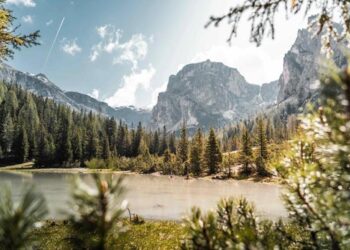 Ogni estate scompare: il fenomeno naturale che affascina escursionisti e fotografi