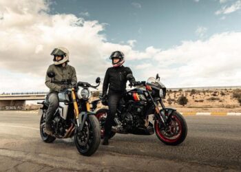 Tecnologia da gara e fascino vintage: Suzuki svela le GSX-8T e GSX-8TT