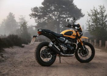 È arrivata la moto perfetta per ogni terreno: ecco la nuova Triumph Scrambler 400