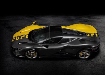 Questa Ferrari Daytona SP3 è una sola al mondo: sarà battuta all’asta per beneficenza