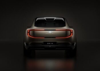 Bentley svela un’auto rivoluzionaria che anticipa il futuro del design su quattro ruote