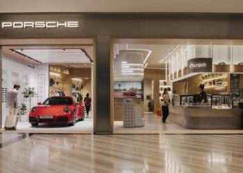 A Singapore c’è un luogo dove puoi bere un caffè, guardare una 911 e perderti in una foresta