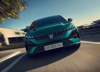 Nuova PEUGEOT 308 e 308 SW: tecnologia, stile ed emozione per la mobilità del futuro