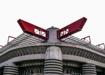 San Siro verso l’addio: il Comune di Milano approva la vendita dello stadio a Inter e Milan