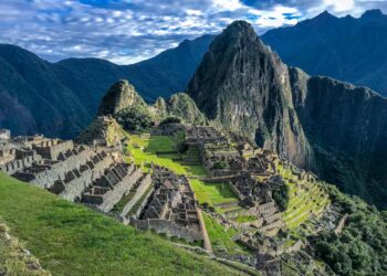 Proteste a Machu Picchu: evacuati 1.400 turisti, altri 900 ancora bloccati