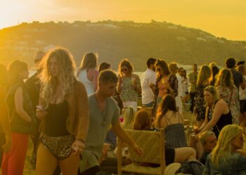 Turismo di massa in Europa: esplode l’overtourism nel 2025