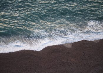 Tragedia a Grado: bambina di quattro anni annega davanti ai genitori