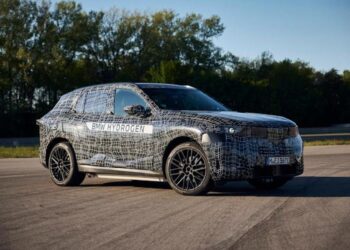 BMW iX5 Hydrogen: al via la produzione del primo SUV a idrogeno del marchio