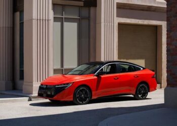 Nuova Nissan Sentra 2026: design audace e tecnologie avanzate