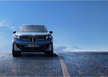 BMW iX3 2025: debutta il primo modello Neue Klasse 100% elettrico