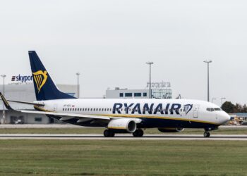 Ryanair dice addio alle carte d’imbarco cartacee: da novembre solo versioni digitali