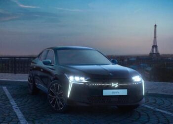 Vuoi un’ibrida bella, potente e intelligente? DS N°4 è la risposta