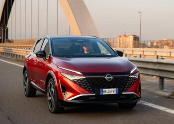 Nissan Qashqai e-POWER 2025: l’ibrido che sembra elettrico (ma non si ricarica mai)