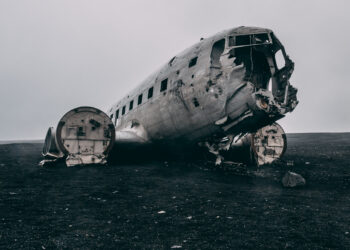 Aereo turco precipita al confine tra Georgia e Azerbaigian: 20 morti, ma qualcosa non torna