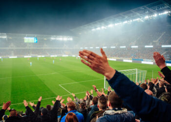 Derby della vergogna: tifoso juventino mima lo schianto di Superga, Daspo imminente