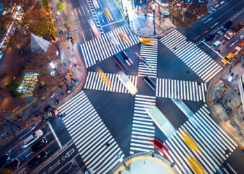 Tensione alle stelle tra Cina e Giappone: turismo in frantumi, borsa giapponese in caduta