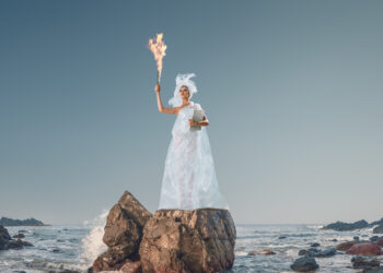 Milano-Cortina 2026: accesa a Olimpia la fiamma olimpica, al via il viaggio verso l’Italia