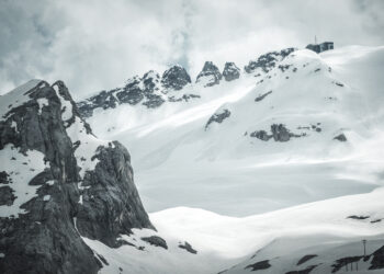 Dramma sulla neve: 31enne travolto e ucciso da una valanga mentre faceva freeride