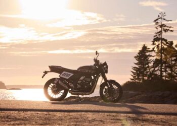 Triumph lancia le nuove Tracker 400 e Thruxton 400