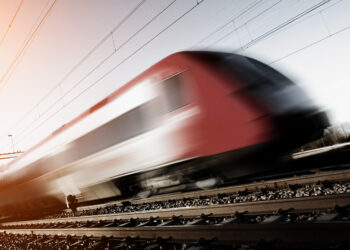 Choc in stazione a Subaugusta: uomo sui binari travolto da un treno in corsa