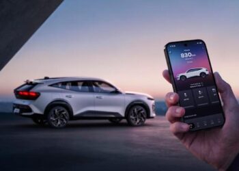 Il crossover più avanzato di Renault ha tutto: potenza, eleganza e intelligenza artificiale