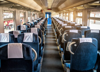 Studente affronta vandali sul treno Parma-Suzzara: minacciato dai ‘maranza’