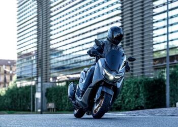 Yamaha NMAX 155 Tech MAX 2026: più potenza e tecnologia premium per lo scooter sportivo