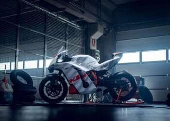 KTM 990 RC R TRACK 2026: la Supersport da pista senza compromessi