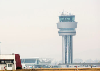 Aereo scomparso dopo il decollo, trovati resti tra le montagne