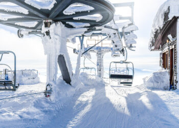 Bambina di 7 anni cade dalla seggiovia: panico ai Piani di Bobbio