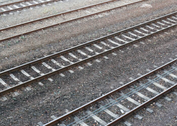 Incidente sui binari a Roma: convoglio fuori rotaia sulla Termini-Centocelle