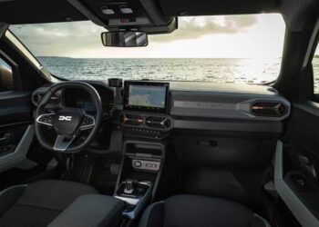 Dacia Duster, abitacolo più digitale e connesso: tutte le novità