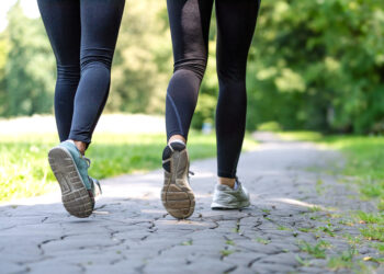 Vuoi perdere 1 kg camminando? Ecco quanti chilometri servono davvero