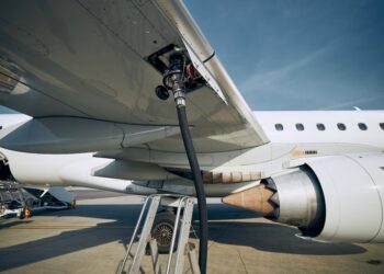 Voli cancellati e caro carburante: cosa cambia con le nuove regole UE sui rimborsi