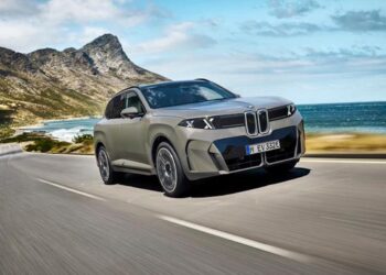 Nuova BMW X5 2026: debutta la quinta generazione. Ecco tutte le novità