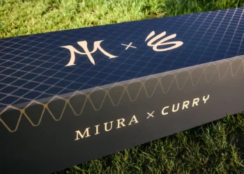 Stephen Curry firma i nuovi ferri Miura: soltanto 300 set per una collezione esclusiva